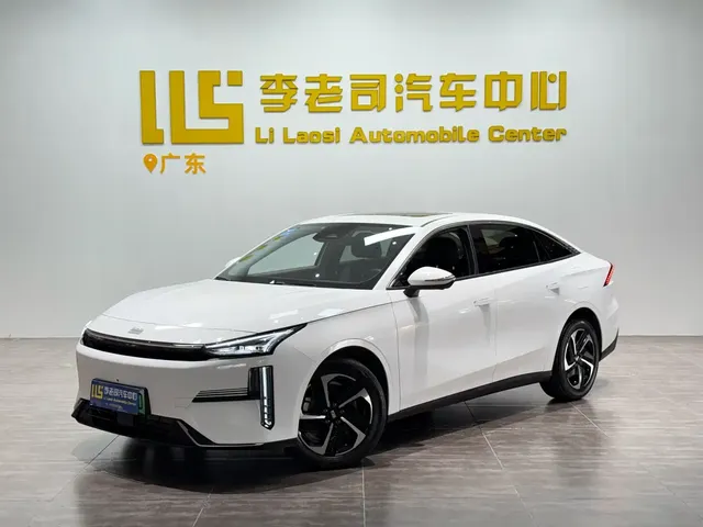 Geely Galaxy L6 2024 125km PLUS Soaring Dragon Edition