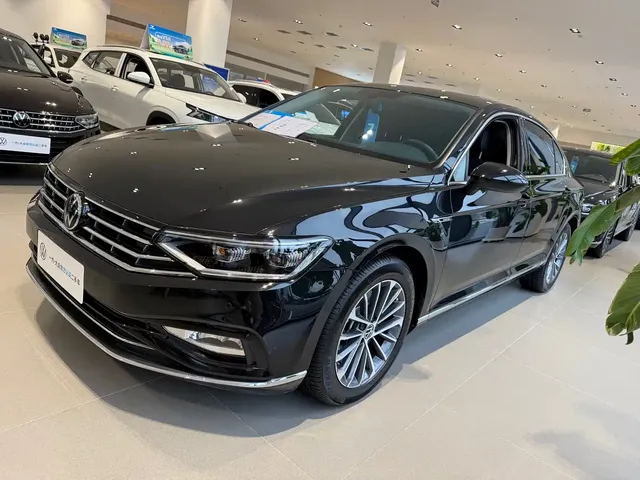 Volkswagen Magotan 2023 2 Million Units Anniversary Edition 330TSI DSG Leading Type