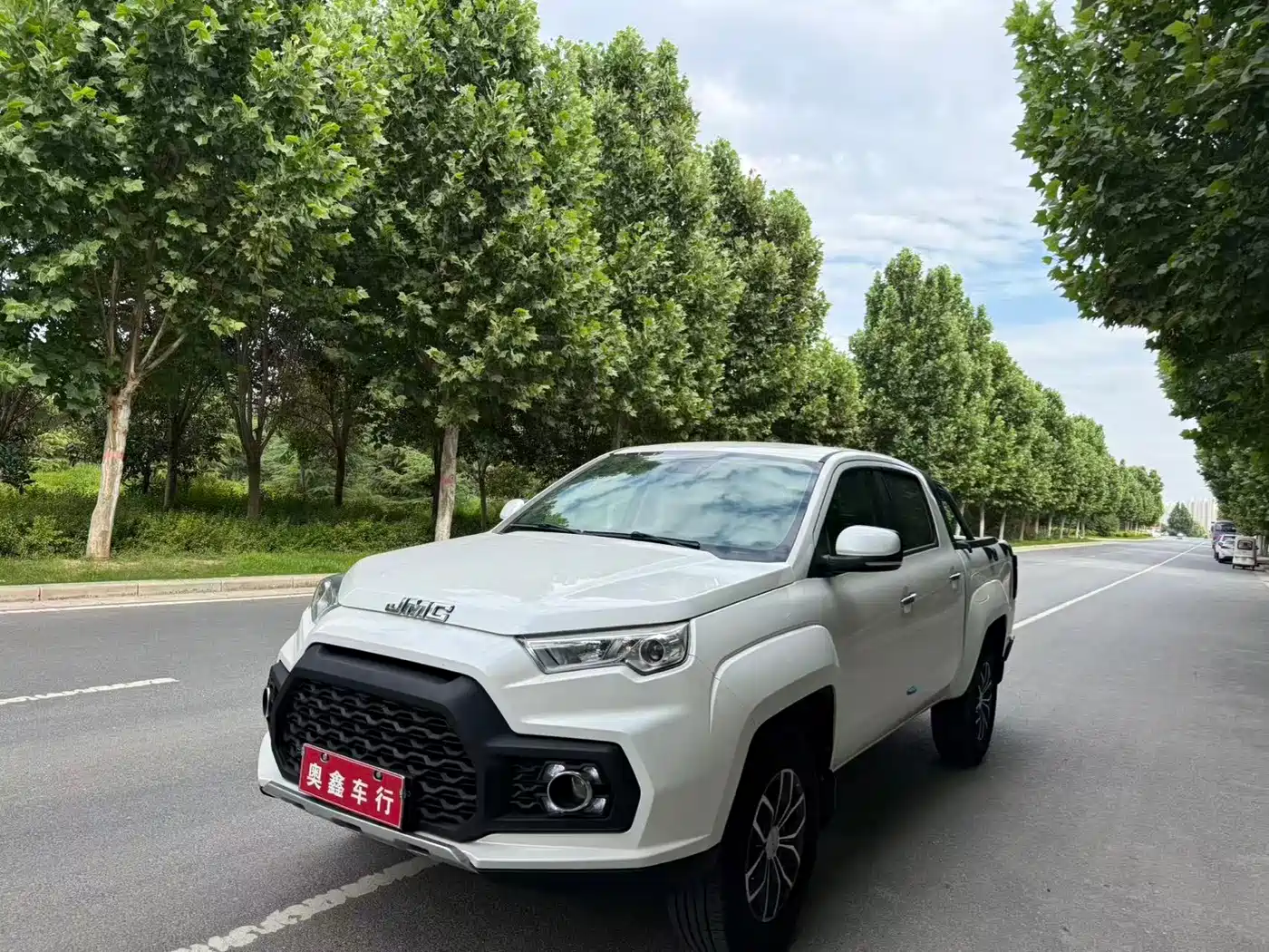 Jiangling Yuhu 7 2020 Model 2.0T Diesel Automatic 4WD Premium Short Wheelbase China VI JX4D20A6L