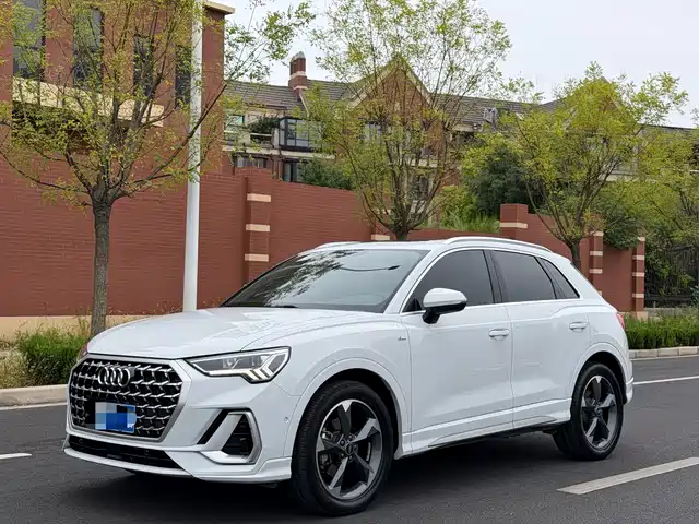 Audi Q3 2023 35 TFSI Fashion Dynamic Model (1.5T)