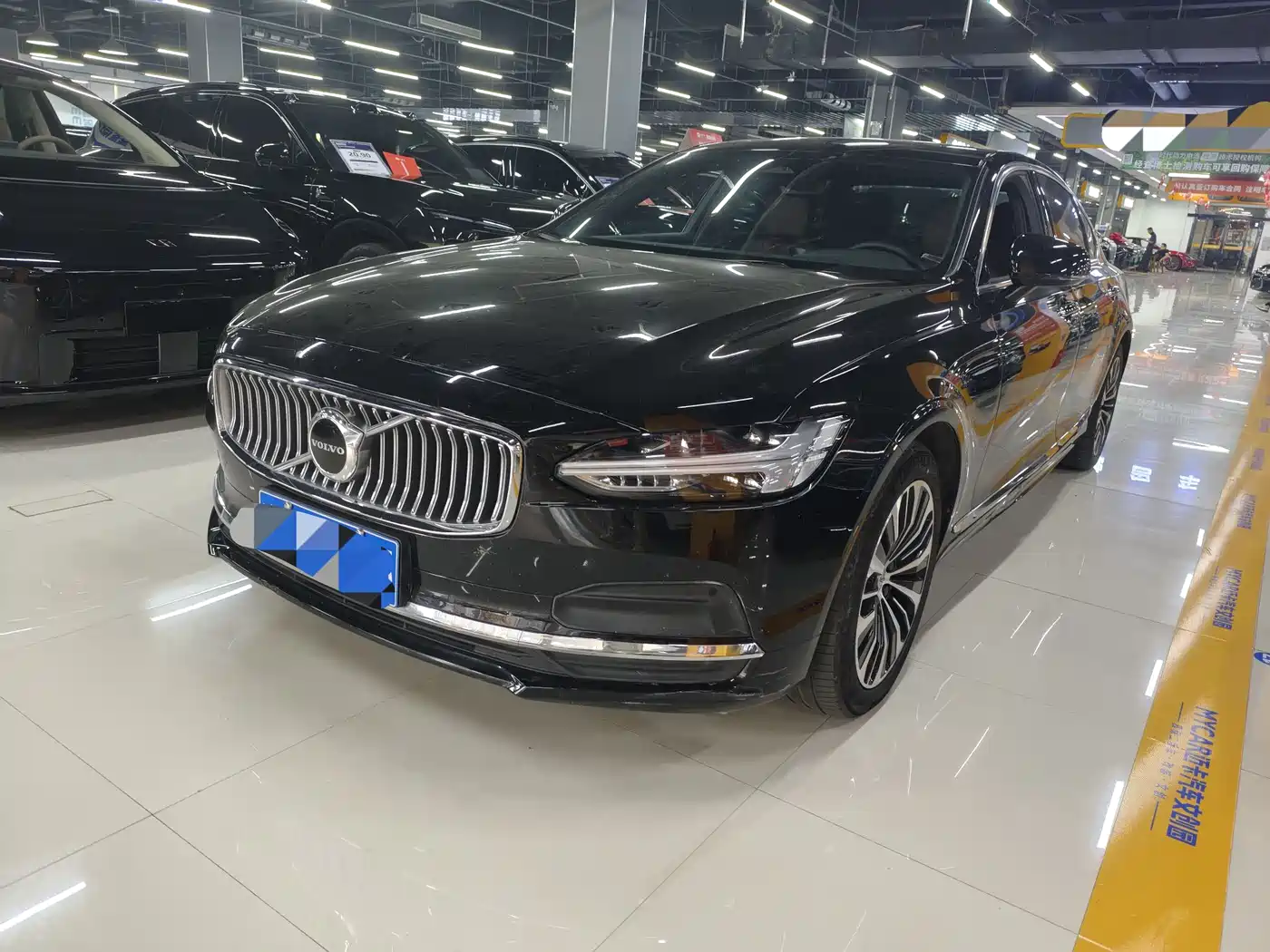 Volvo S90 2022 B5 Momentum Luxury Edition