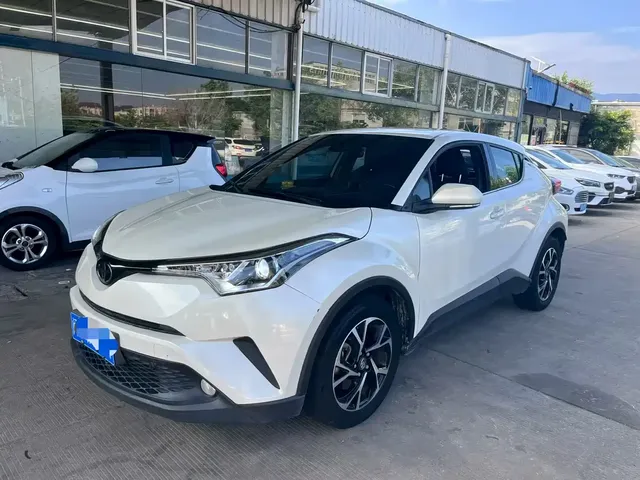 Toyota C-HR 2020 Model 2.0L Leading