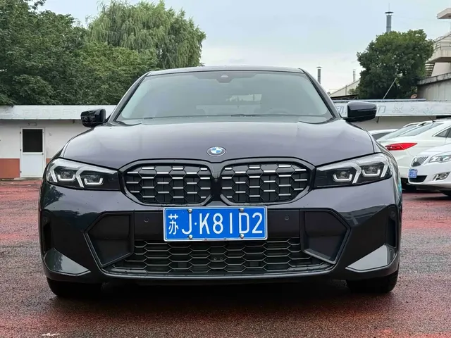 BMW 3 Series 2023 325Li M Sport Black Night Package