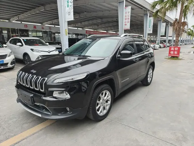 Jeep Cherokee 2017 2.0L Superior Edition