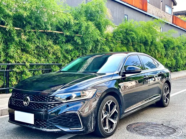 Volkswagen Passat 2023 330TSI Starlight Elite Edition