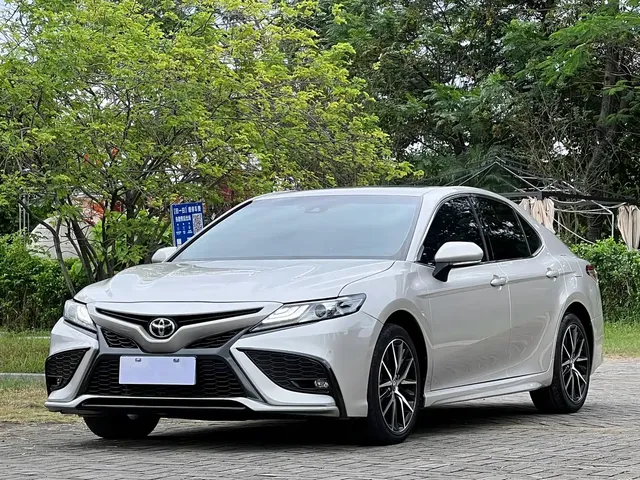 Toyota Camry 2021 2.0G Luxury Edition