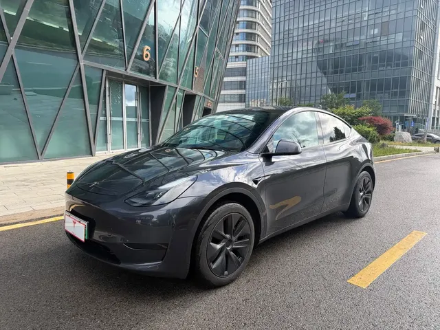 Tesla Model Y 2024 Rear-Wheel Drive Version