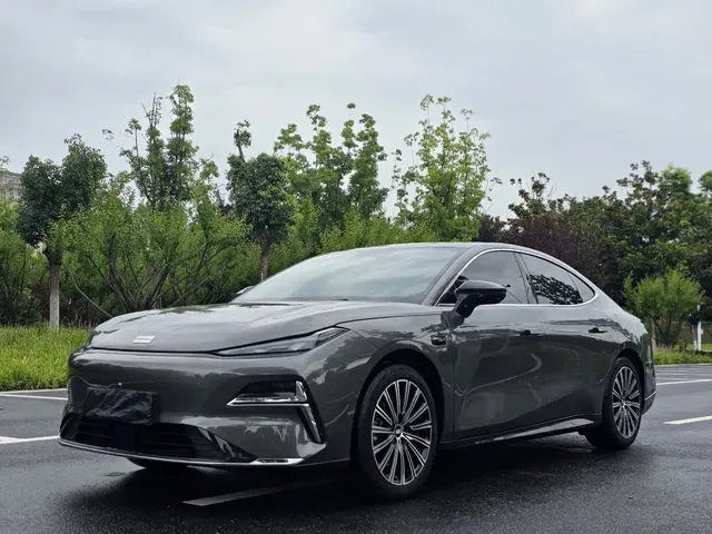 Geely Galaxy Xingyao 8 2025 Model 130km EM-i Flagship Edition