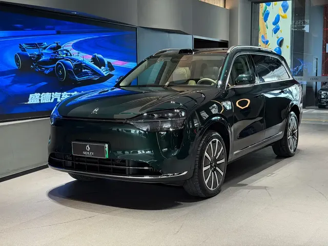 AITO Wenjie AITO M9 2024 Extended Range Ultra 42kWh 6-Seater