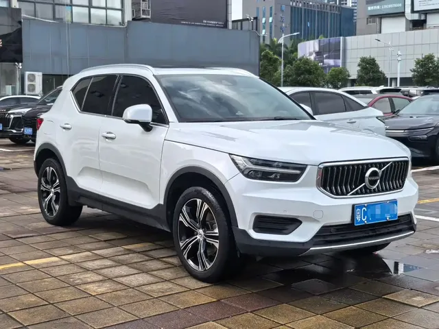 Volvo XC40 2021 T4 AWD Smart Luxury Edition