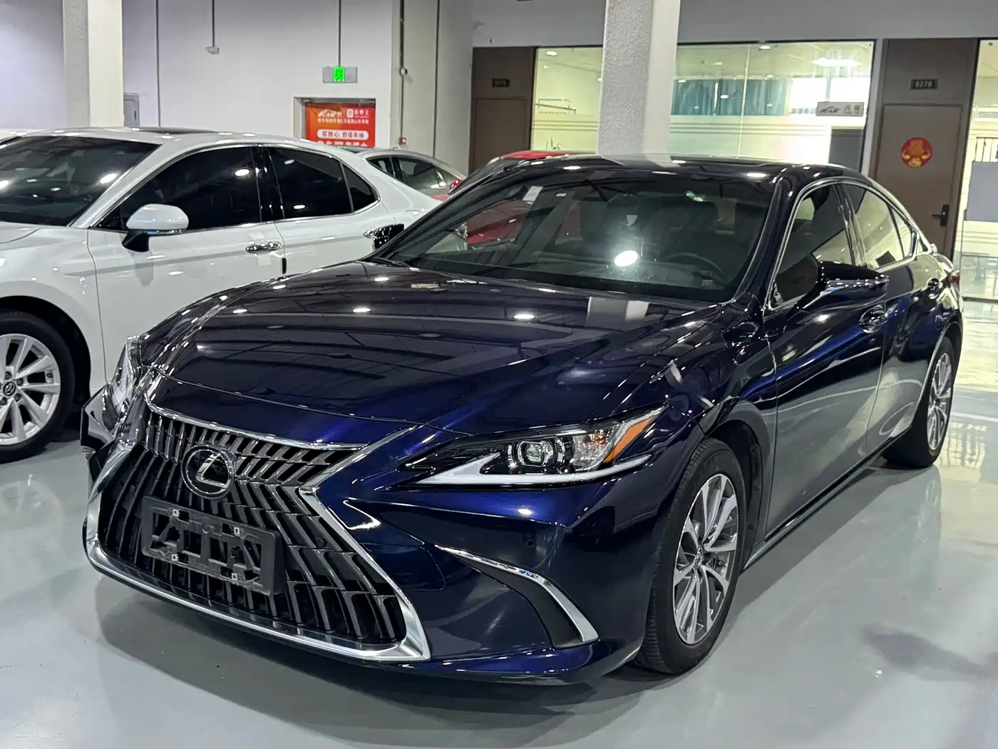 Lexus ES 2022 300h Excellence Edition