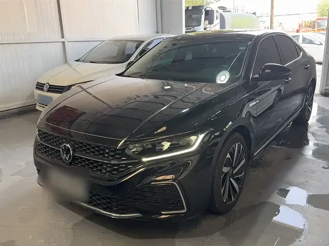 Volkswagen Passat 2023 330TSI Starlight Elite Edition