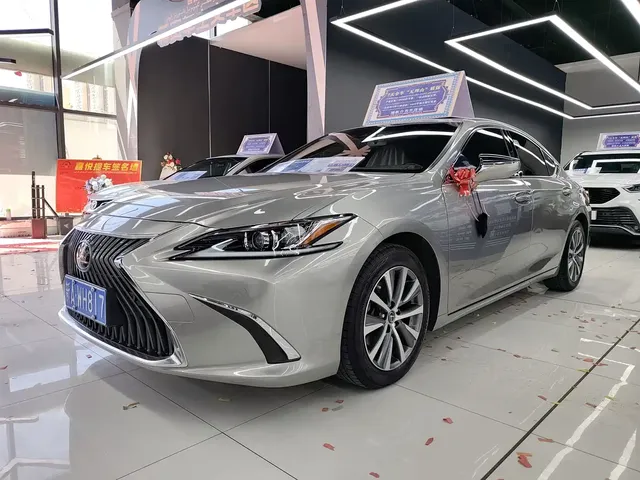 Lexus ES 2018 200 Excellence Edition China V
