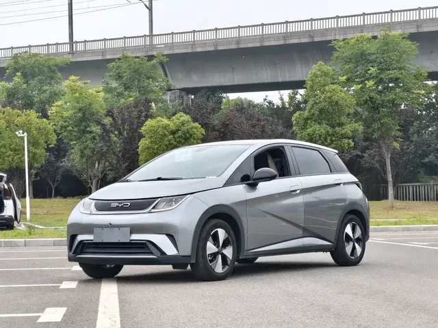 BYD Dolphin 2023 420km Fashion Edition
