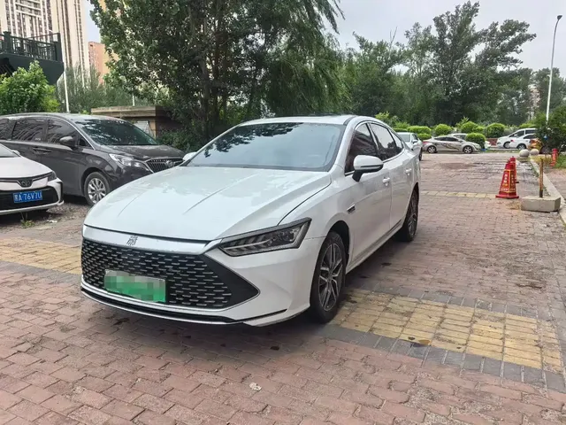 BYD Qin PLUS 2024 Glory Edition DM-i 120KM Leading