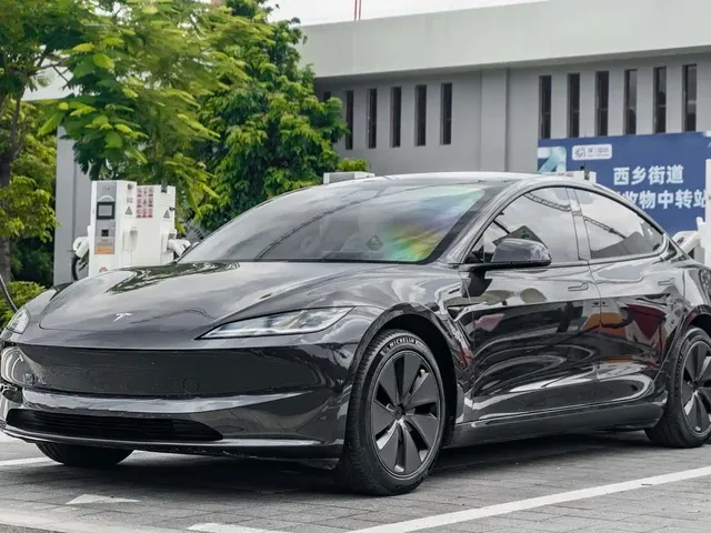 Tesla Model 3 2023 Rear-Wheel Drive