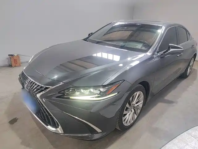 Lexus ES 2021 300h Executive Edition