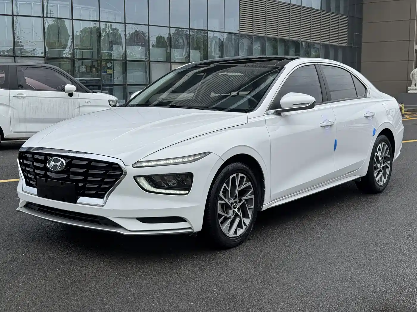Hyundai Mistra 2021 1.8L CVT GLX Elite