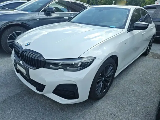 BMW 3 Series 2022 325i M Sport Shadow Edition
