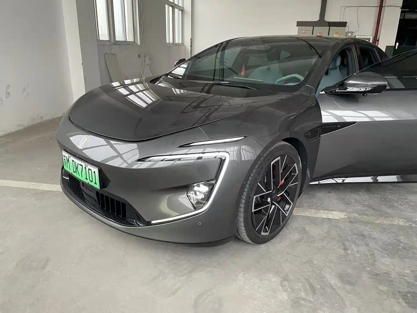 Avatr 12 2023 650 Triple Laser AWD Performance Edition