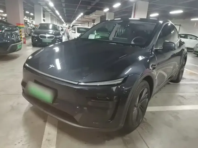 Tesla Model Y 2025 Rear-Wheel Drive