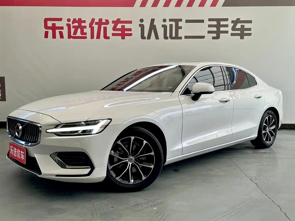 Volvo S60 2022 B4 Smart Comfort Luxury Edition