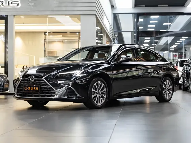 Lexus ES 2025 300h Ultimate Edition