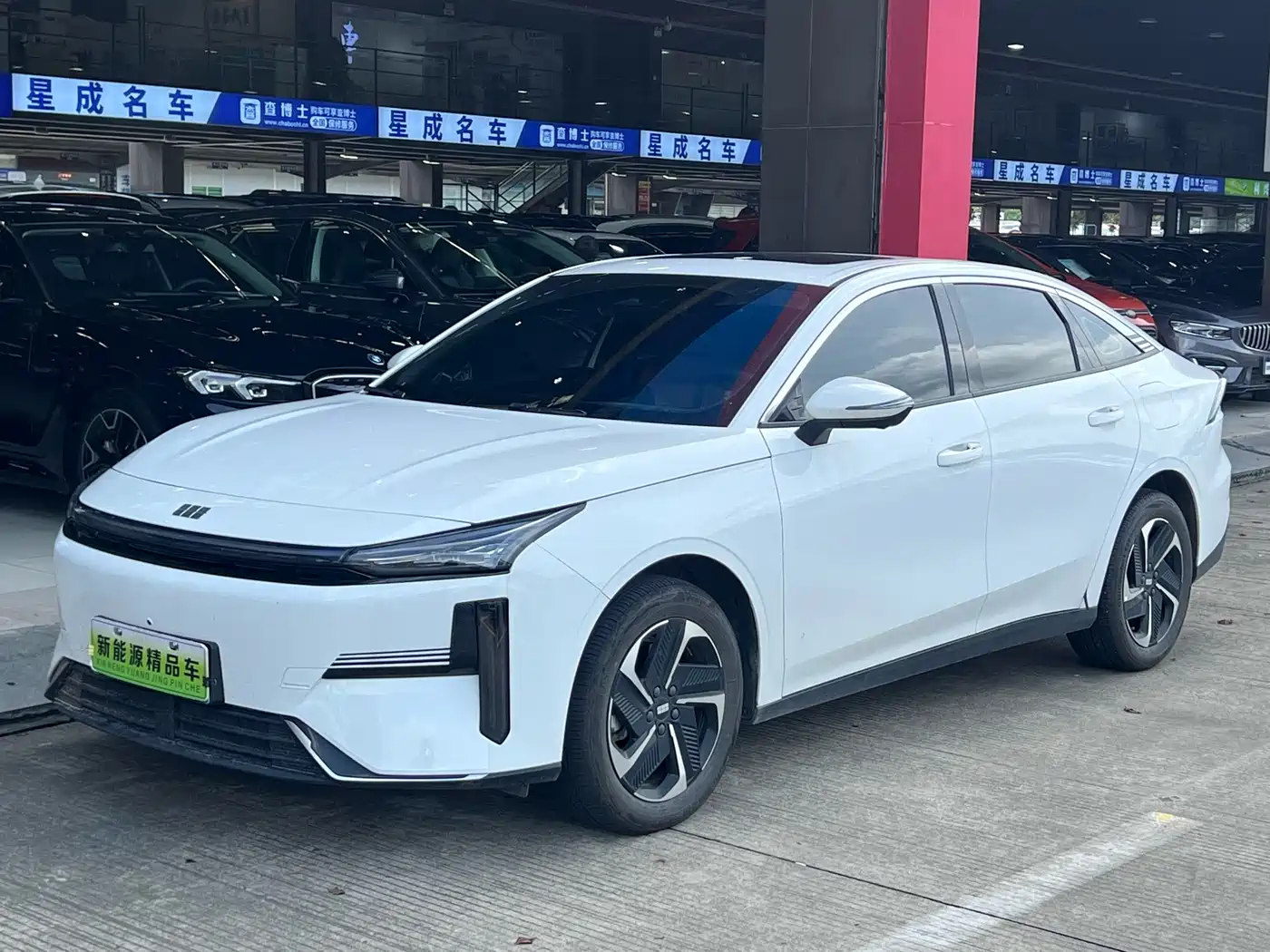Geely Galaxy L6 2025 EM-i 140km Explorer+ Edition