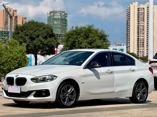 BMW 1 Series 2018 118i Sport Edition