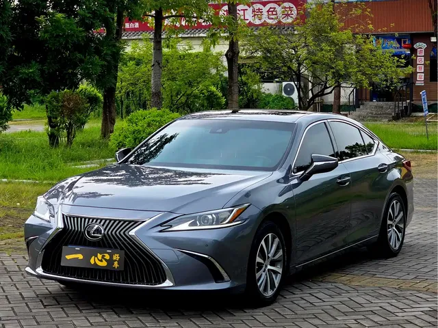 Lexus ES 2021 200 Excellence Edition