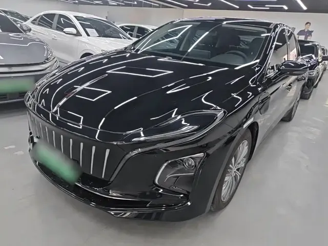 Hongqi E-QM5 2024 Model 610km PLUS