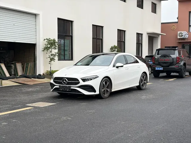 Mercedes-Benz A-Class 2023 A 200 L Fashion