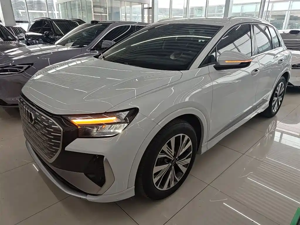 Audi Q4 e-tron 2023 40 e-tron Pioneer Edition