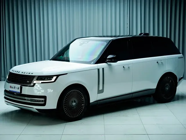 Land Rover Range Rover 2024 3.0 L6 400PS Golden Age Extended