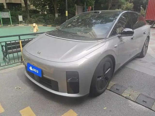 Li Auto i6 2025 2WD Base Model