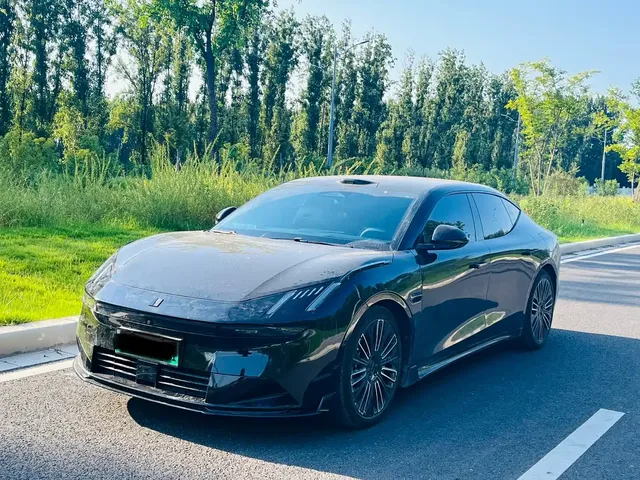 Lynk & Co 10 EM-P 2025 Facelift 240 AWD Ultra Sport Edition