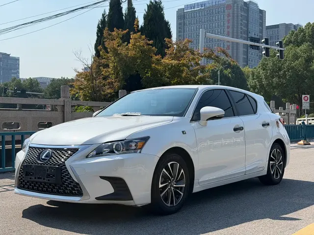 Lexus CT 2017 CT200h Elite Edition Monochrome China V