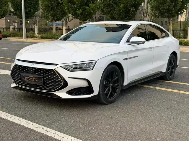 BYD Han 2023 DM-i Champion Edition 121KM Prestige