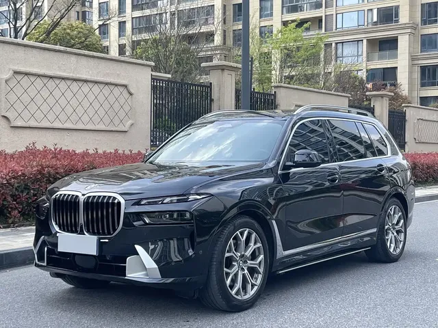 BMW X7 2023 xDrive40i Leading Luxury Package