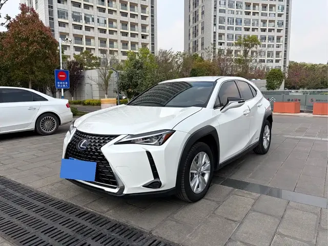 Lexus UX 2022 260h Cool Edition