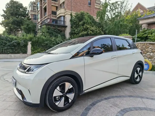 BYD Dolphin 2023 420km Fashion Edition