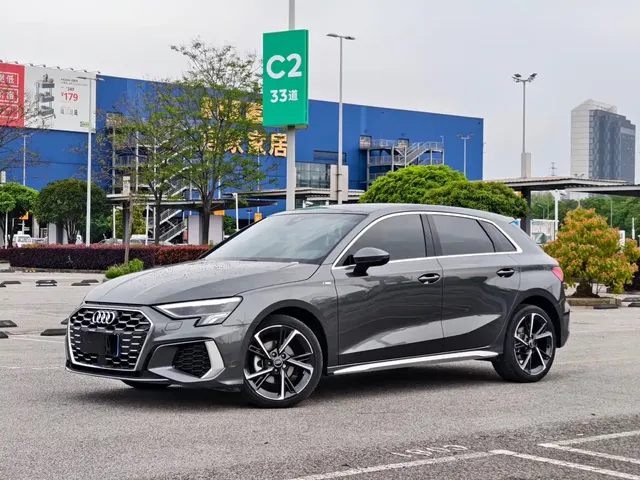 Audi A3 2023 Facelift Sportback 35 TFSI Fashion Sport