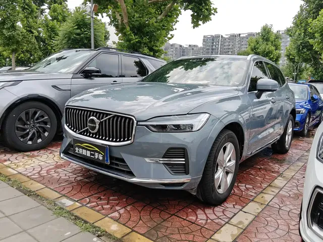 Volvo XC60 2022 B5 AWD R-Design