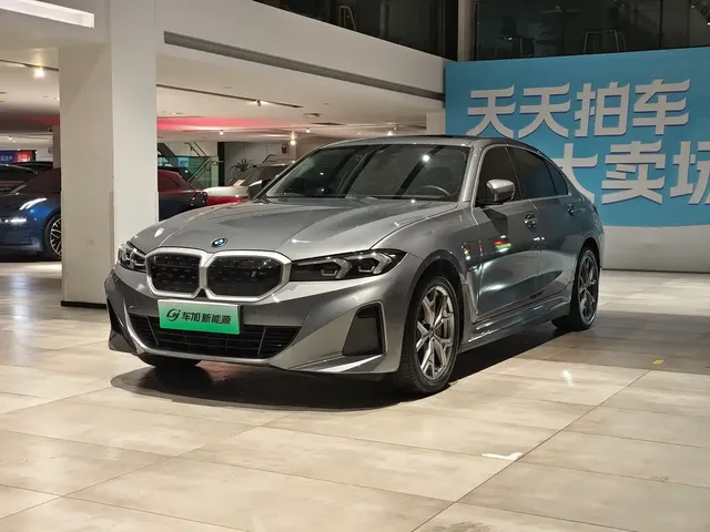 BMW i3 2022 eDrive 35 L