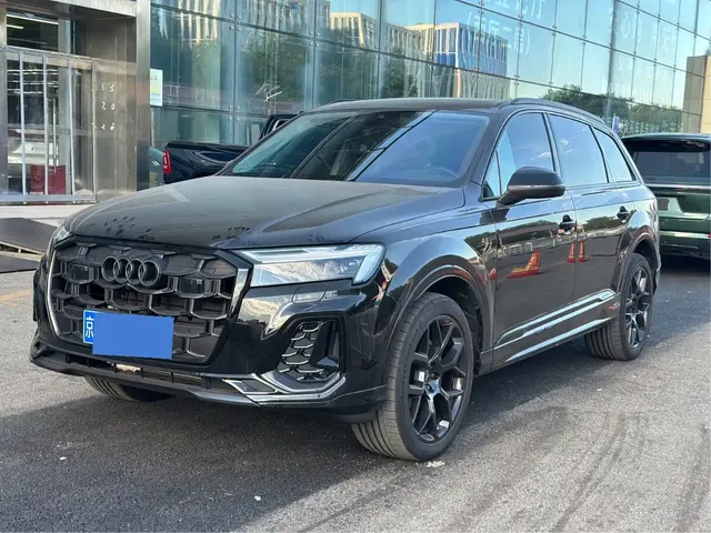 Audi Q7 2024 45 TFSI quattro S line Black Warrior