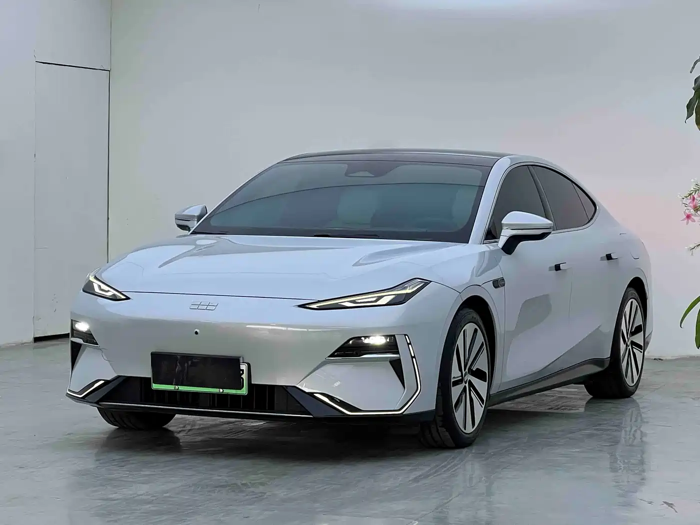 Geely Galaxy E8 2024 665km RWD Starship Voyager Edition