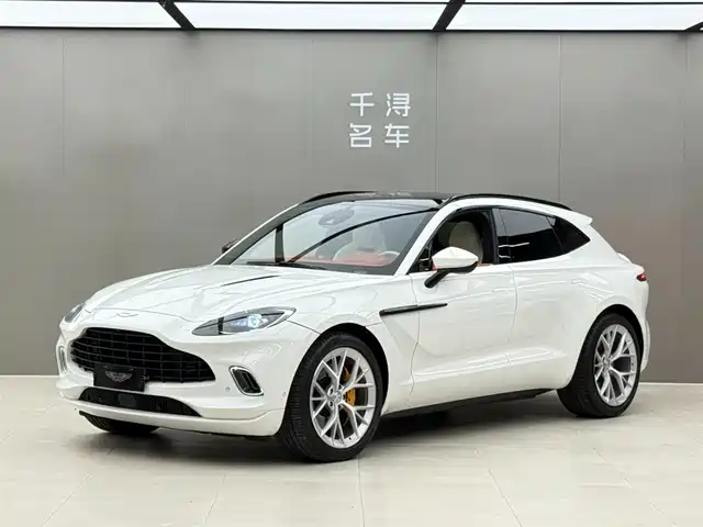 Aston Martin DBX 2020 4.0T V8