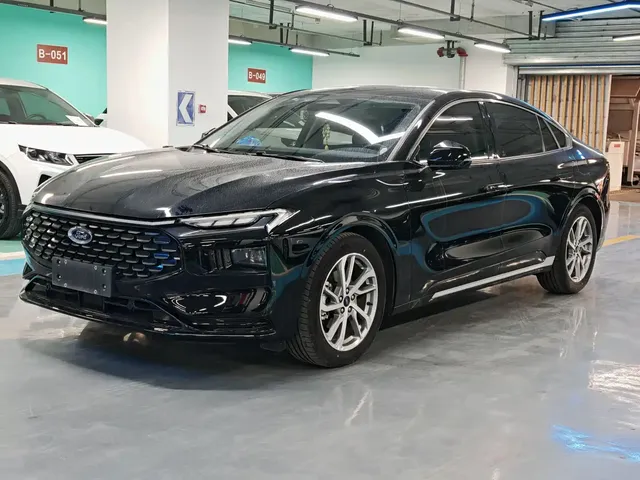 Ford Mondeo 2025 2.0T EcoBoost Luxury