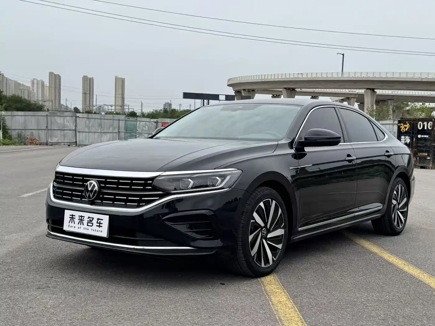 Volkswagen Passat 2023 330TSI Luxury Edition