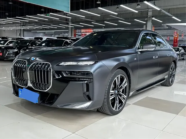 BMW 7 Series 2023 Facelift 740Li Exclusive M Sport Package